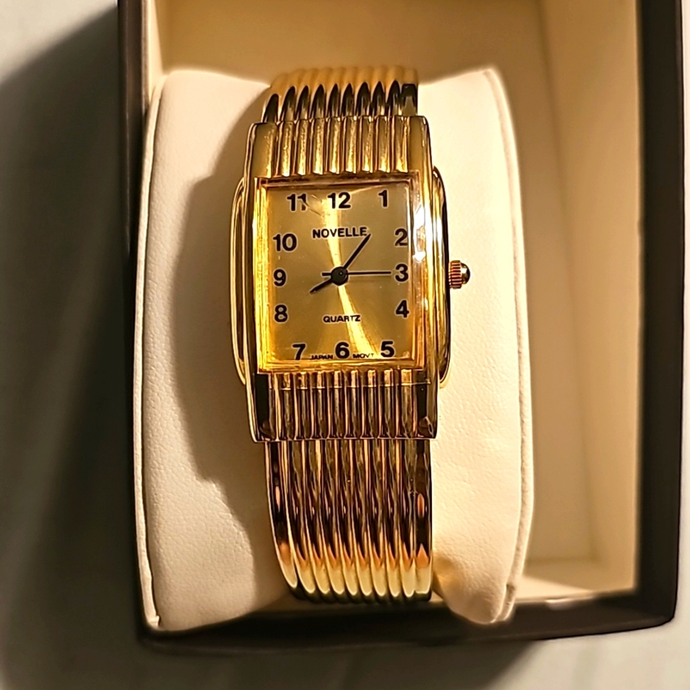 Novelle Designer Bangle Bracelet Watch, Numerical Quartz, Gold-Tone.